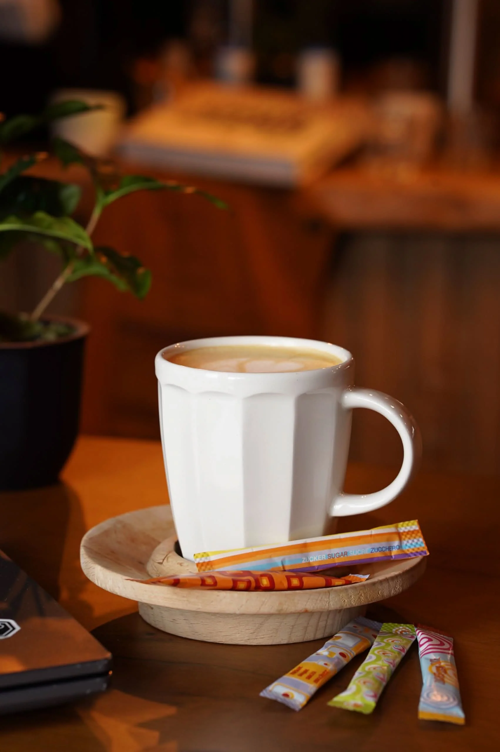 Hellma Feinzucker-Sticks 500 Stk. je 4 g weißer Zucker - 2 kg Vorrats-Box - Zuckertütchen einzeln, für Kaffee oder Tee - Image 3