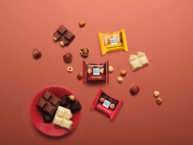 Ritter Sport mini Voll-Nuss Mix, weiße, dunkle & Vollmilchschokolade, 1,1 kg (66 Stück) - Image 6